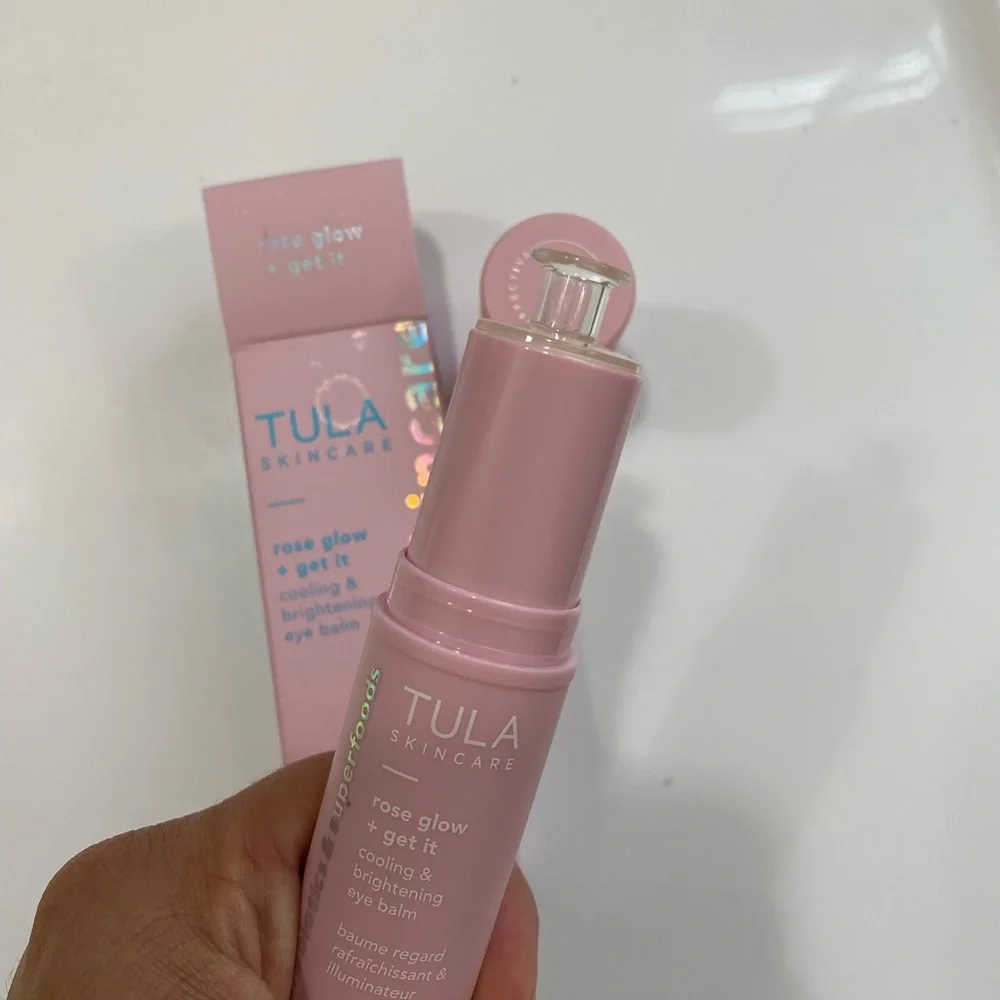 NEW IN BOX Tula Skincare Rose Glow Eye Balm - Picture 3 of 3